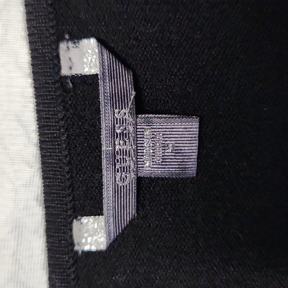 A135 GUESS - Picture 3 of 6